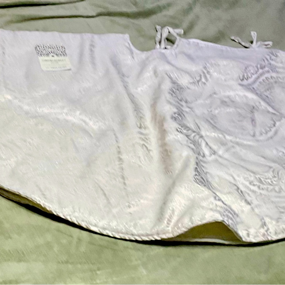 NWT Tree Skirt